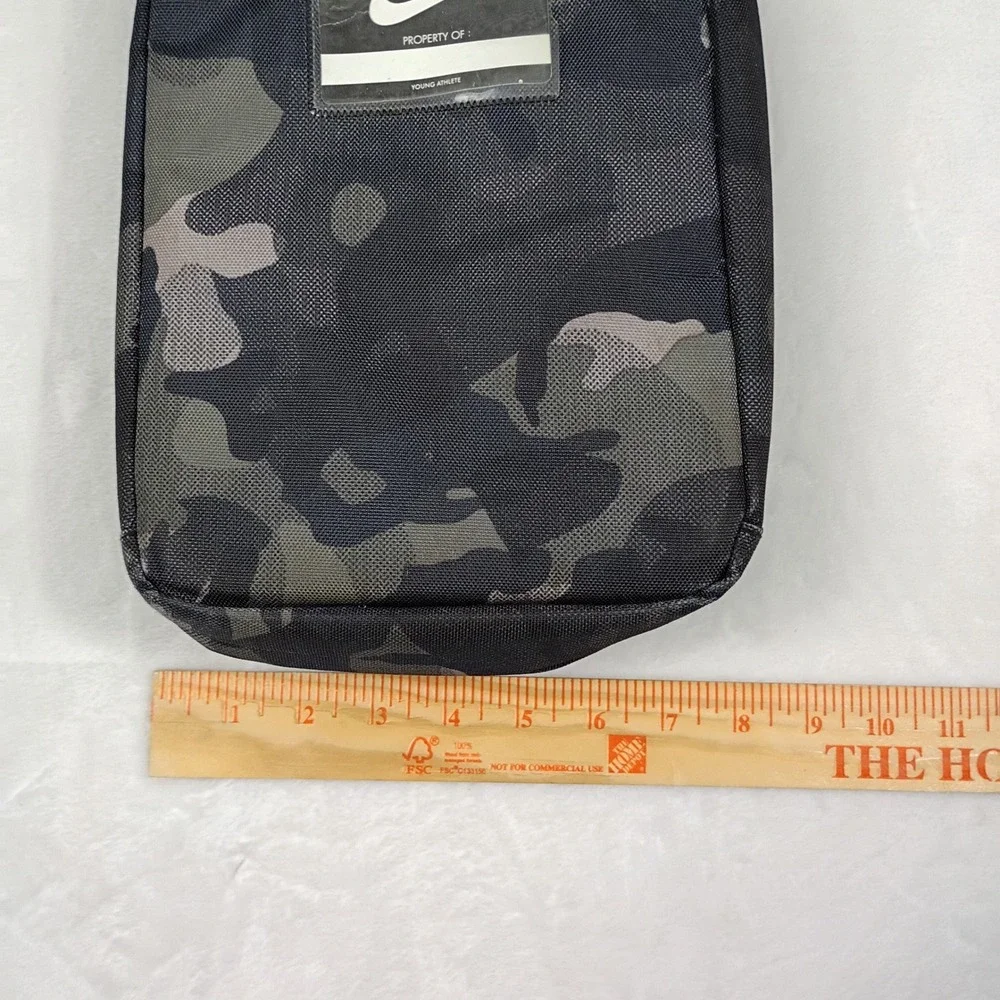Nike Young Athlete Camo Insulated Lunch Bag Grey Black Camouflage Swoosh‎ Logo